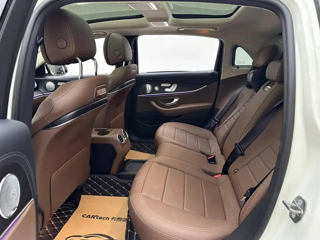Mercedes-Benz E-Class — миниатюра 9