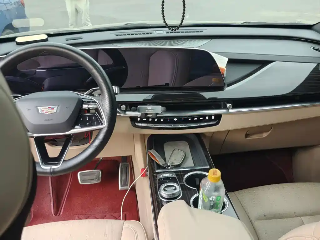Cadillac XT5 — миниатюра 8