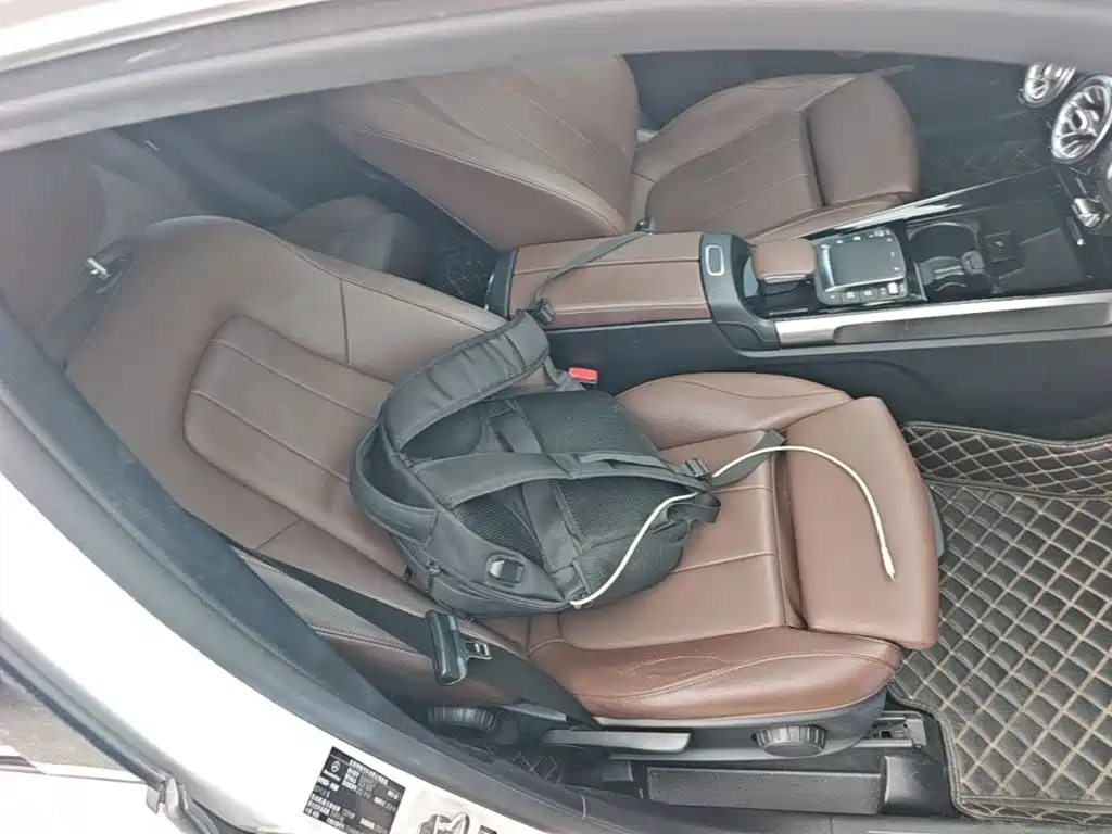 Mercedes-Benz GLB — миниатюра 25