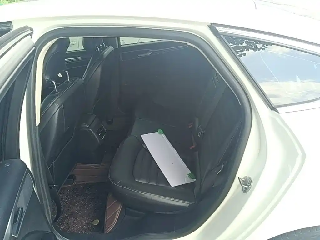 Ford Mondeo — миниатюра 17