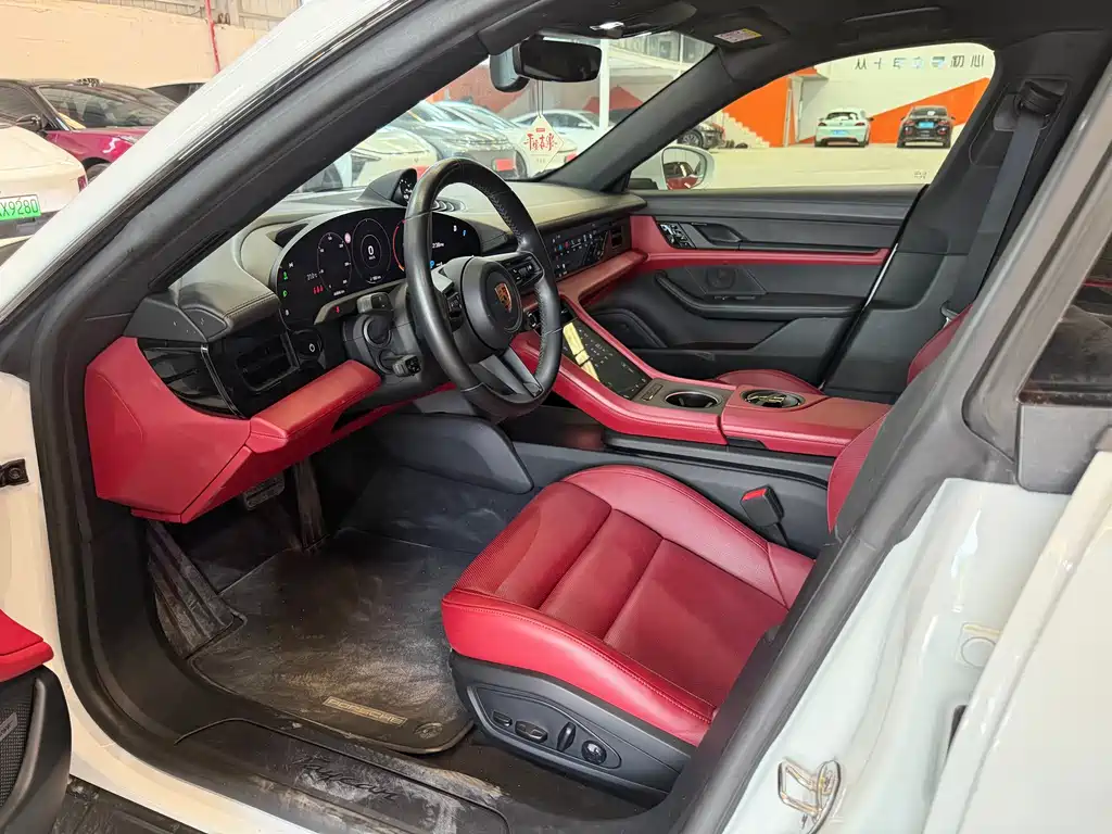 Porsche Taycan — миниатюра 4