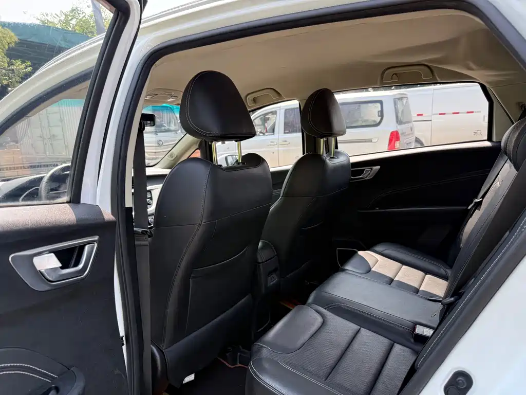 Geely Vision X3 — миниатюра 6