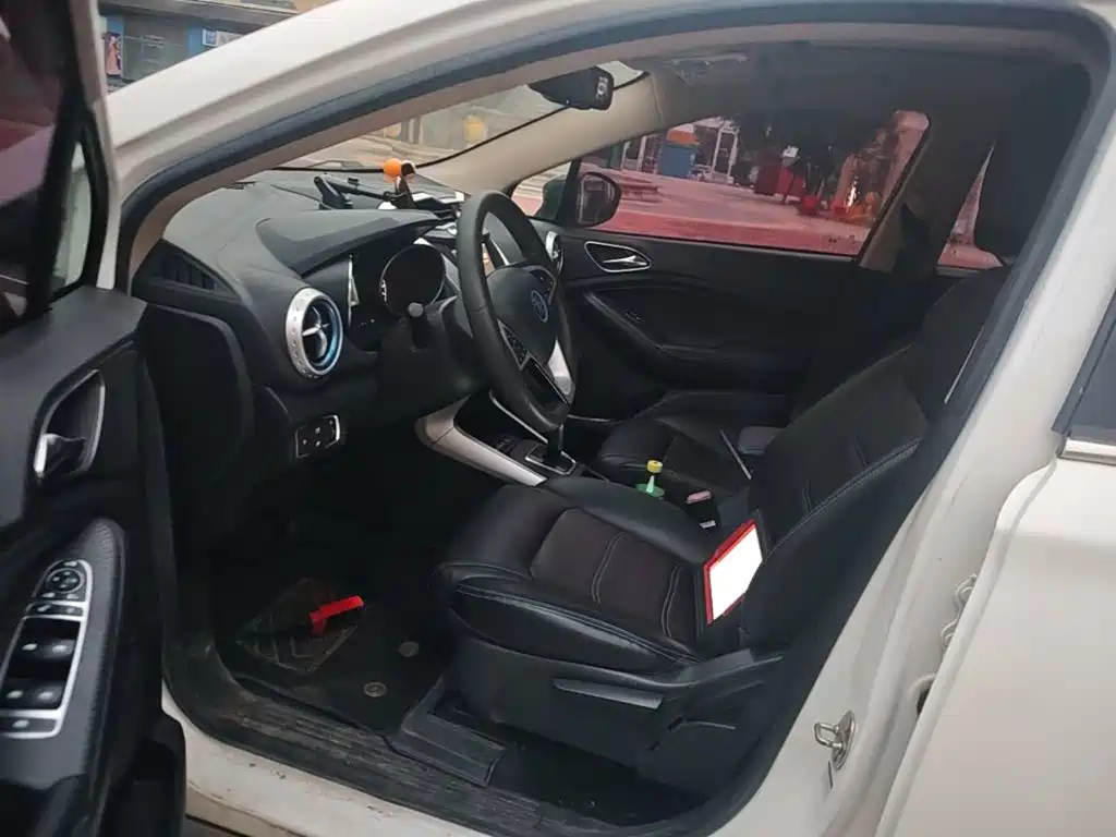 BYD Yuan EV — миниатюра 15