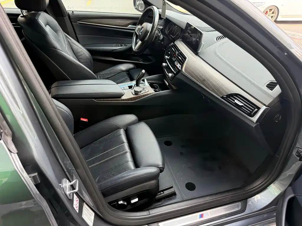 BMW 5 Series (Import) — миниатюра 9