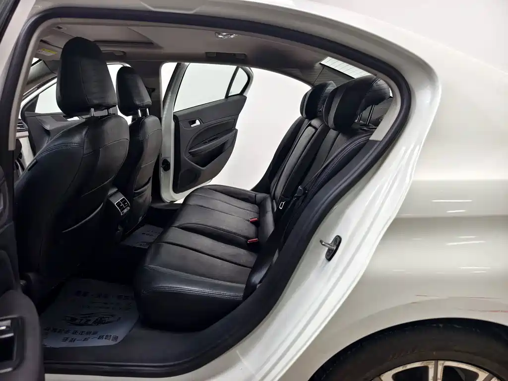 Peugeot 408 — миниатюра 13