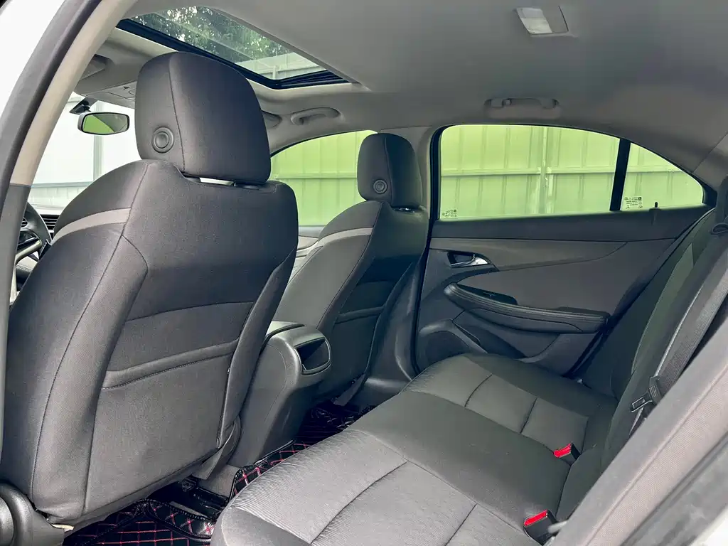 Chevrolet Malibu — миниатюра 10