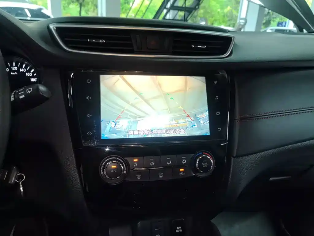 Nissan Qashqai — миниатюра 13