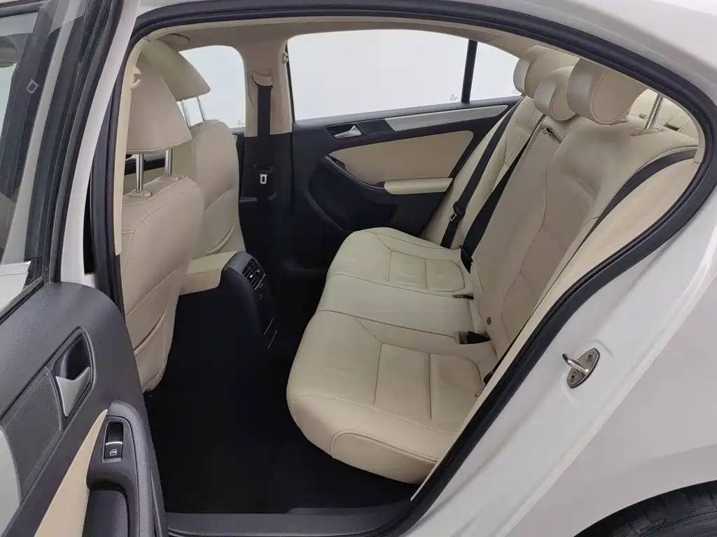 Volkswagen Sagitar — миниатюра 15