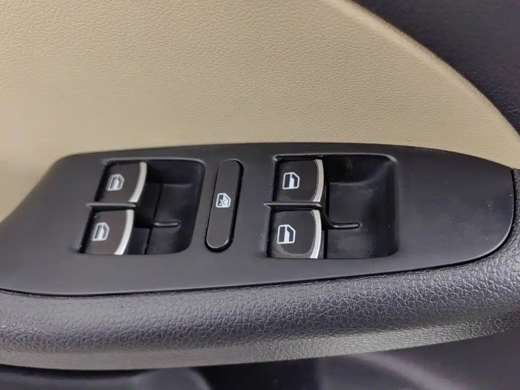 Volkswagen Sagitar — миниатюра 9