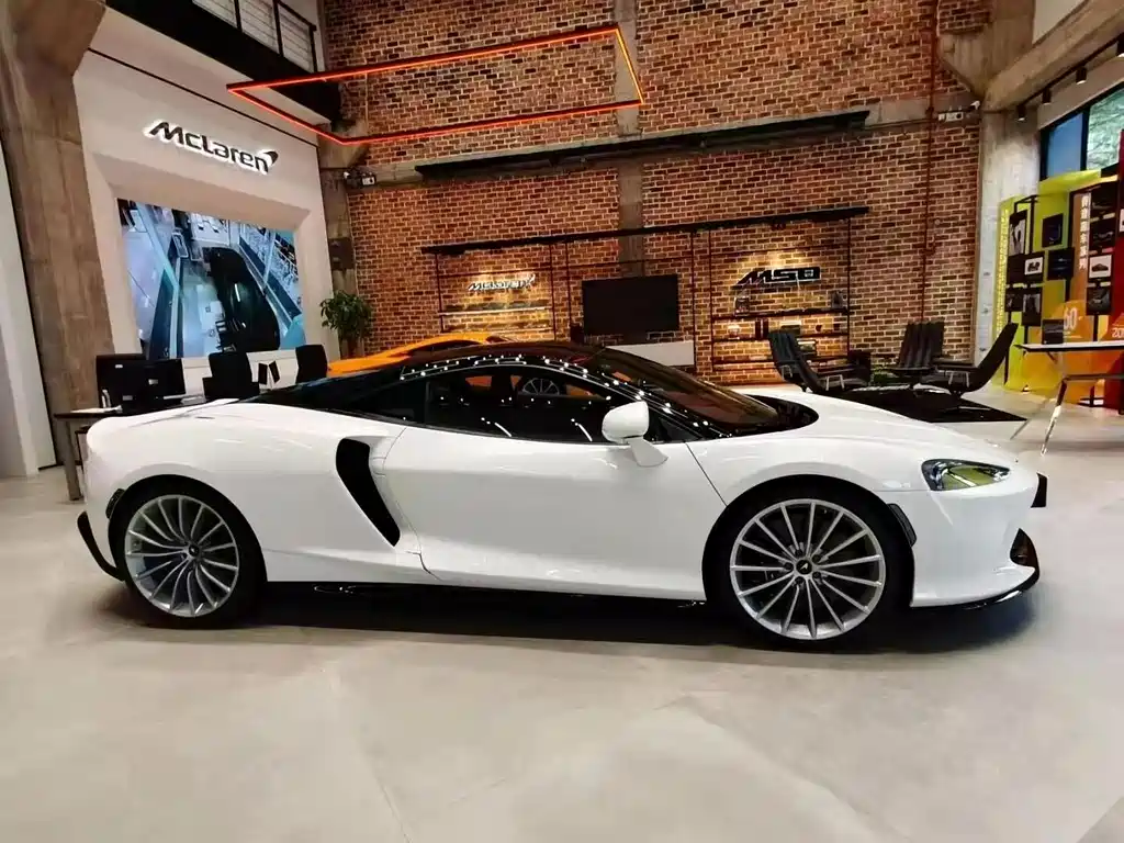 McLaren GT — миниатюра 4