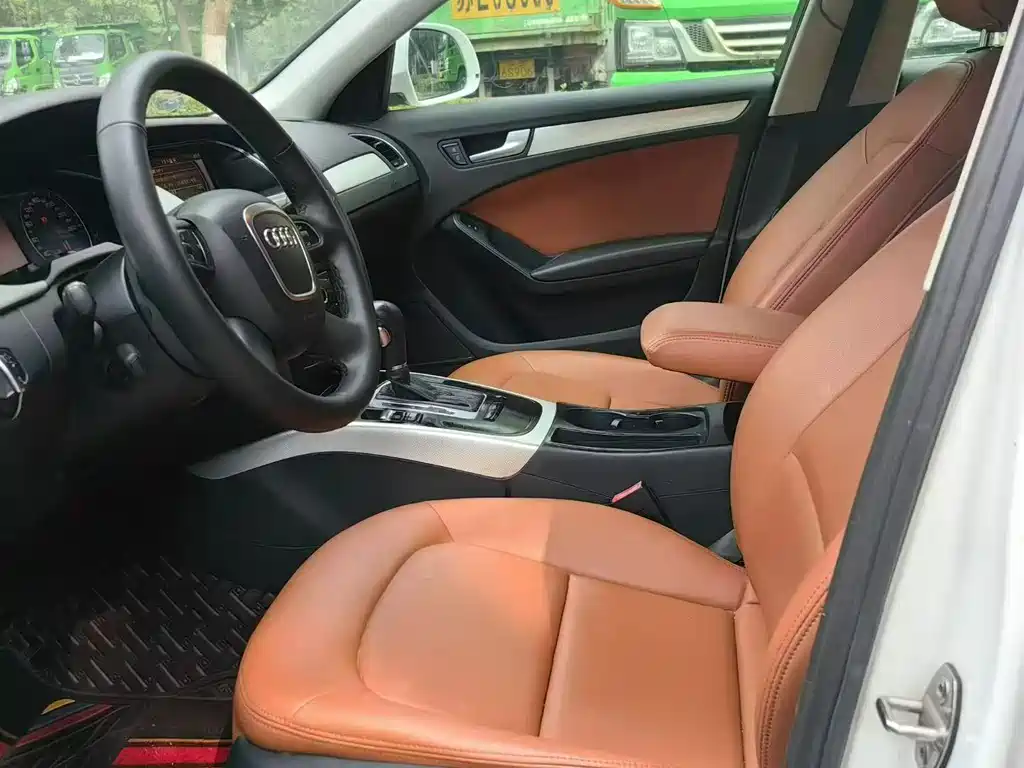 Audi A4L 2012 2.0 TFSI AT Comfort