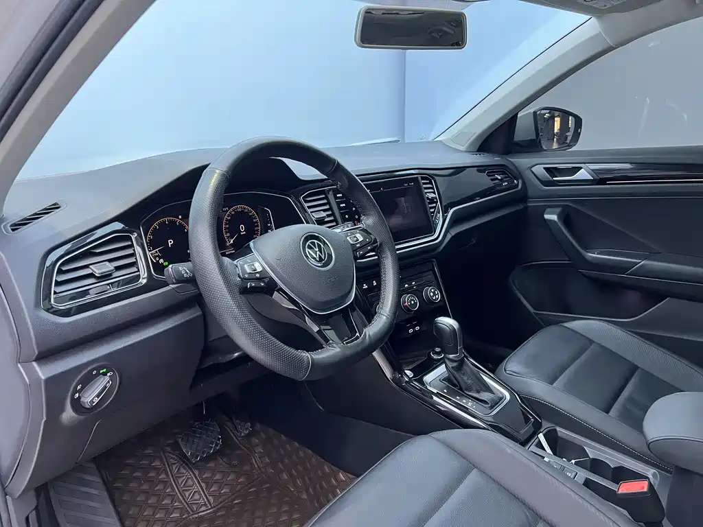 Volkswagen T-Roc 2021 280TSI DSG Comfort Smart Connect
