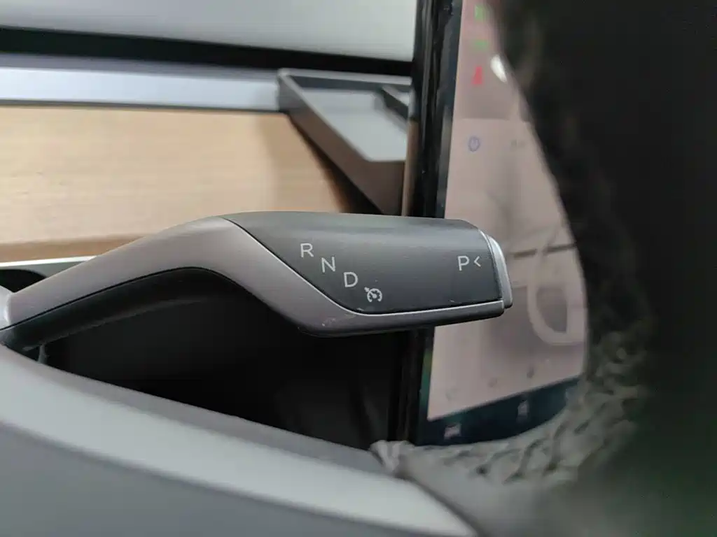 Tesla Model 3 — миниатюра 14