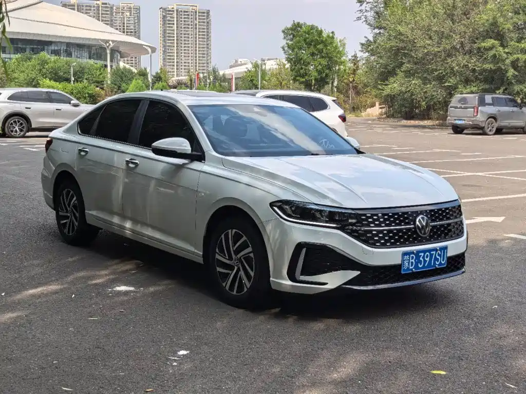 Volkswagen Lavida — миниатюра 3