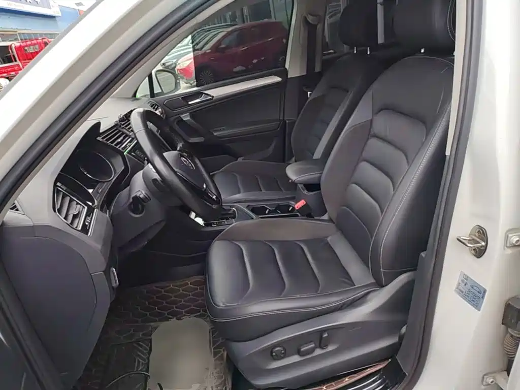 Volkswagen Tiguan L — миниатюра 15