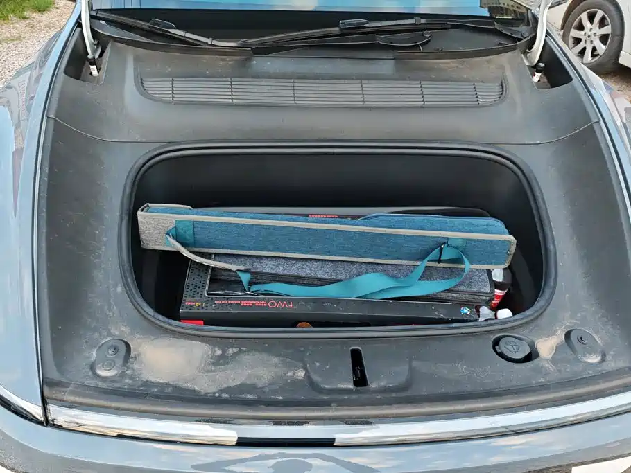 Tesla Model Y L — миниатюра 10