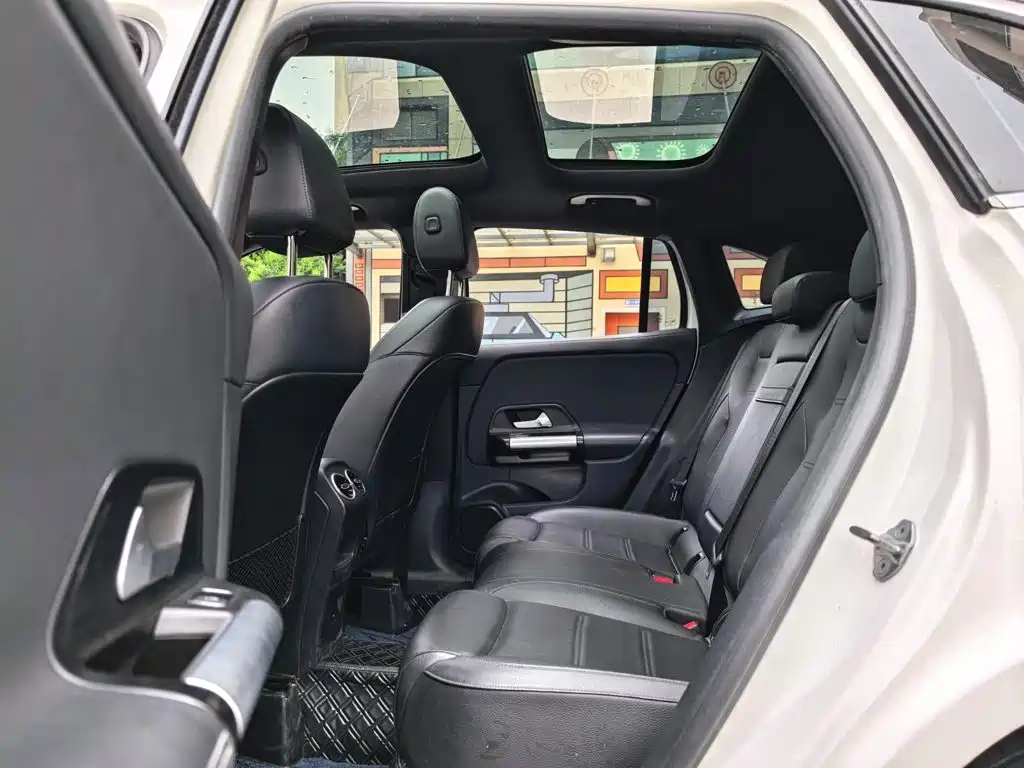 Mercedes-Benz GLA — миниатюра 15
