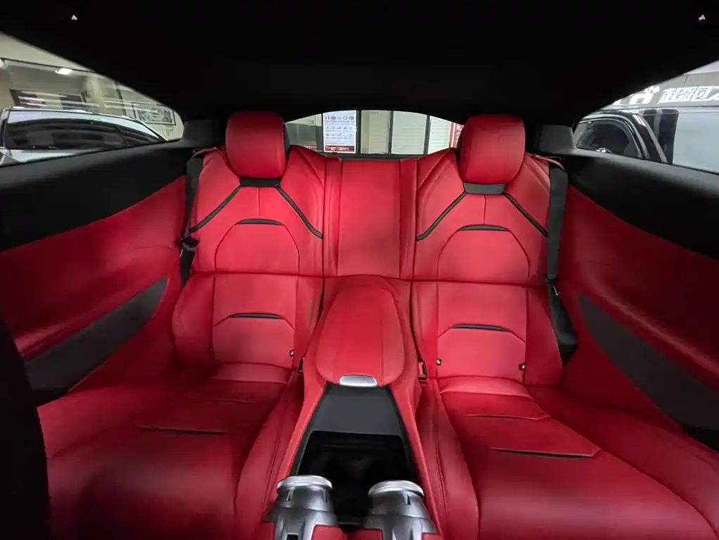 Ferrari GTC4Lusso — миниатюра 19