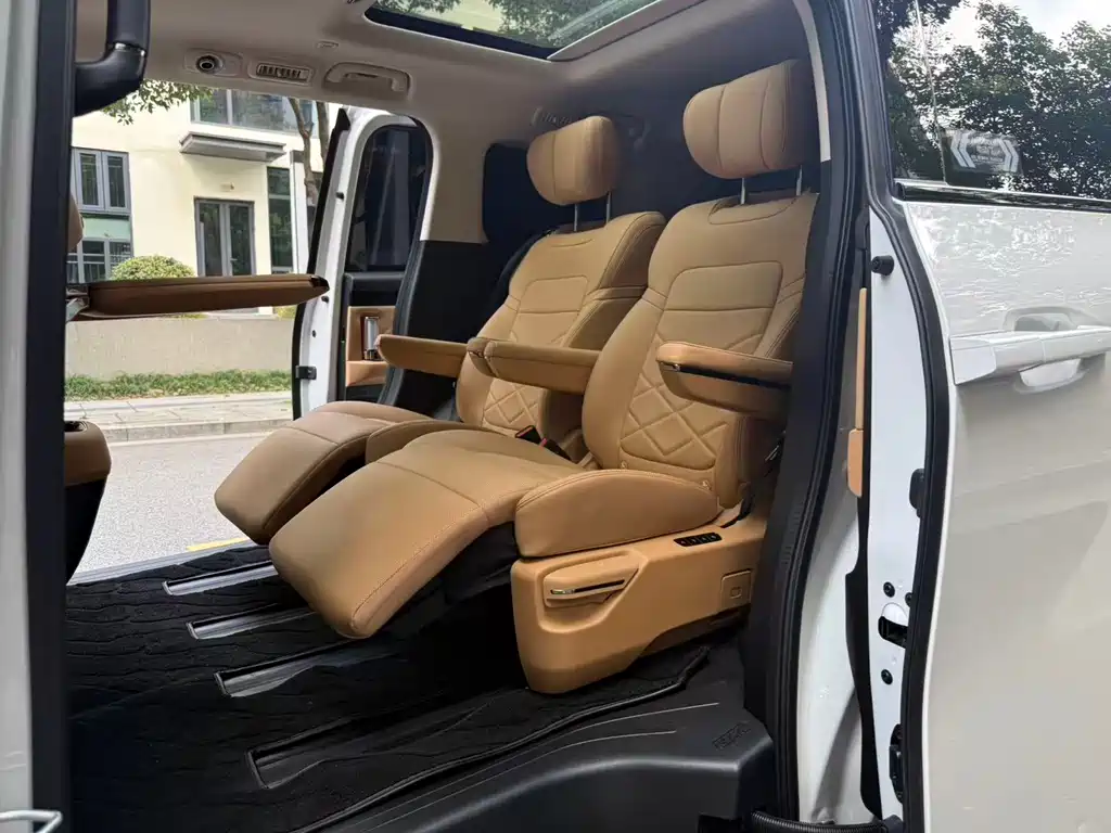 GAC Motor Trumpchi E8 PHEV — миниатюра 6