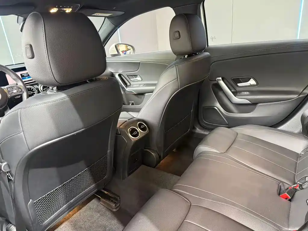 Mercedes-Benz A-Class — миниатюра 10