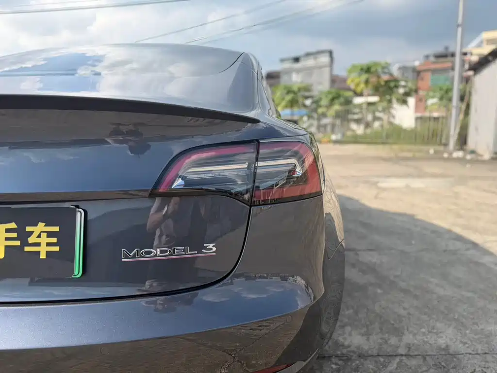 Tesla Model 3 — миниатюра 15
