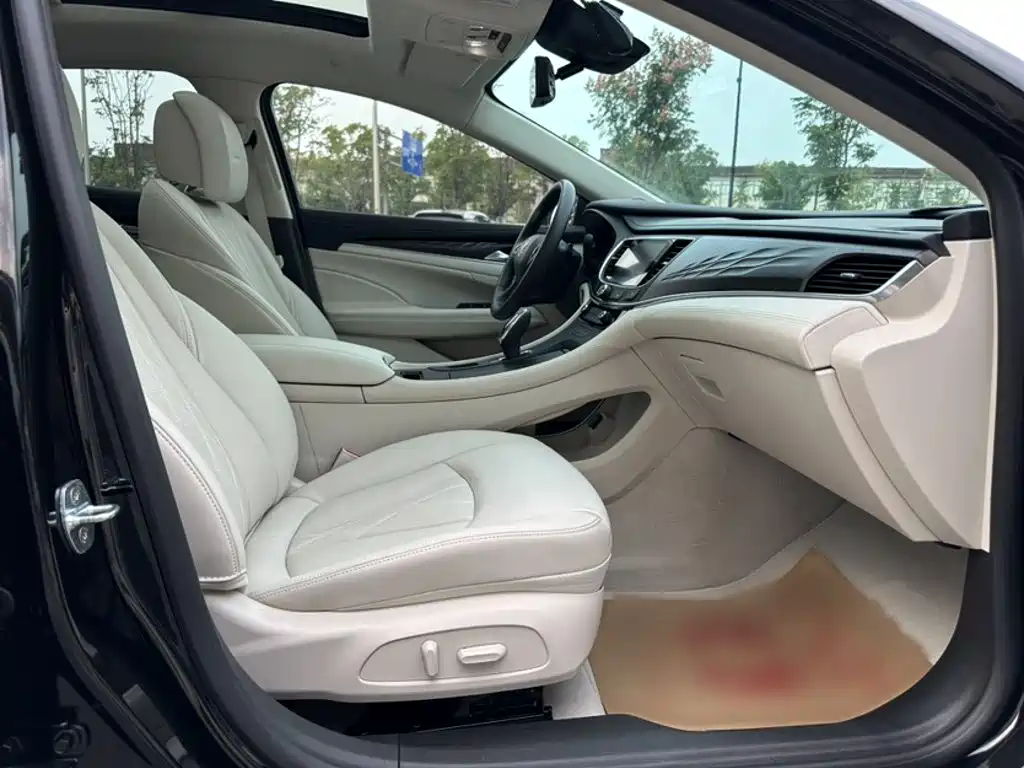 Buick LaCrosse — миниатюра 15