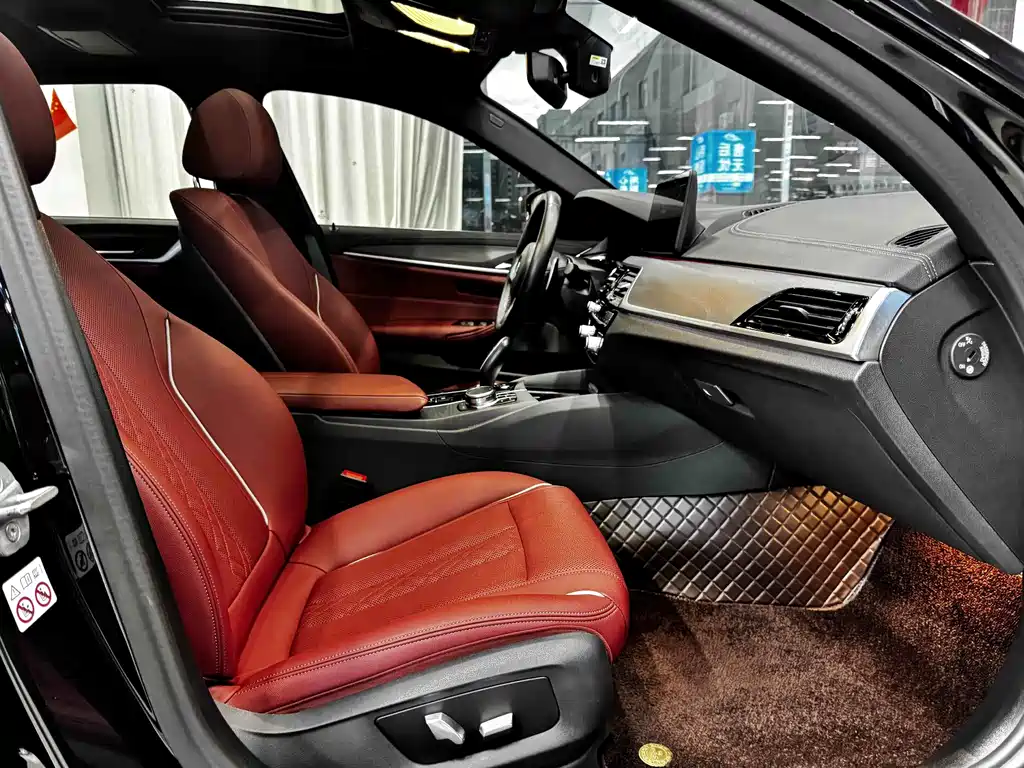 BMW 5 Series — миниатюра 12