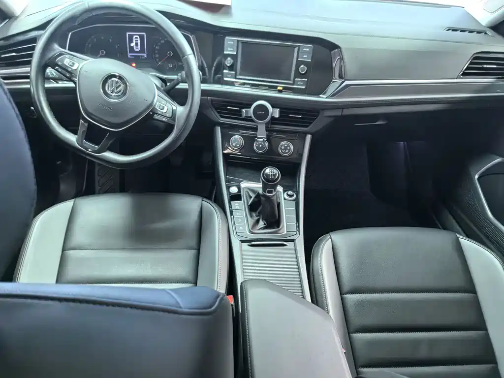 Volkswagen Sagitar — миниатюра 7
