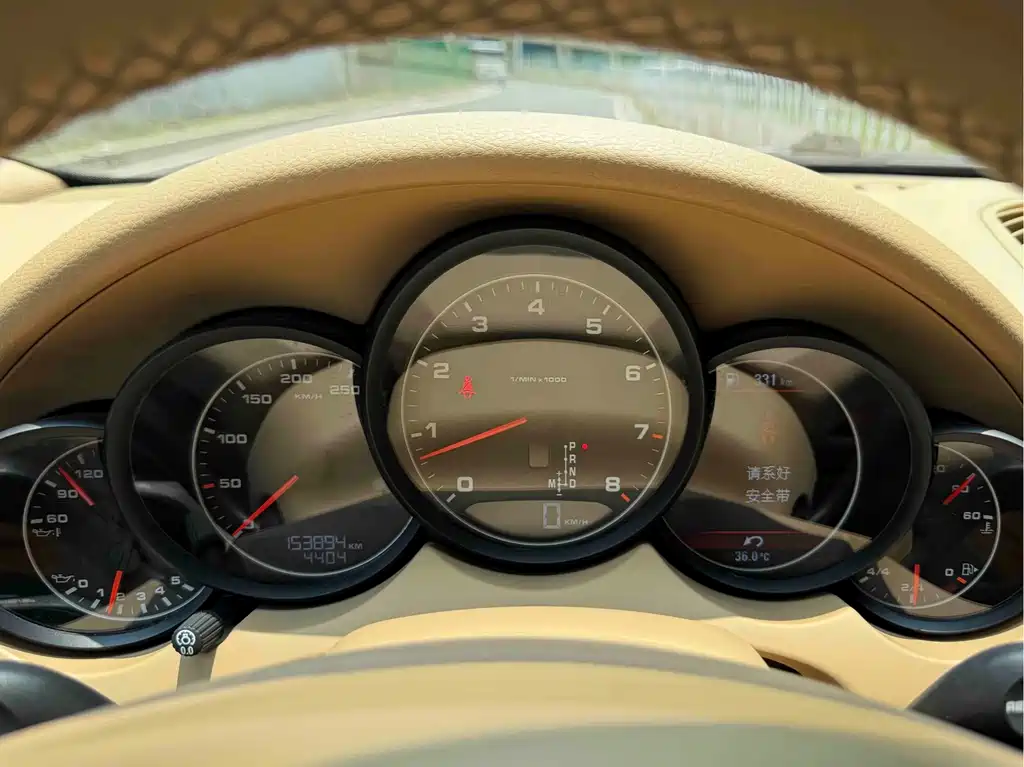 Porsche Cayenne — миниатюра 28