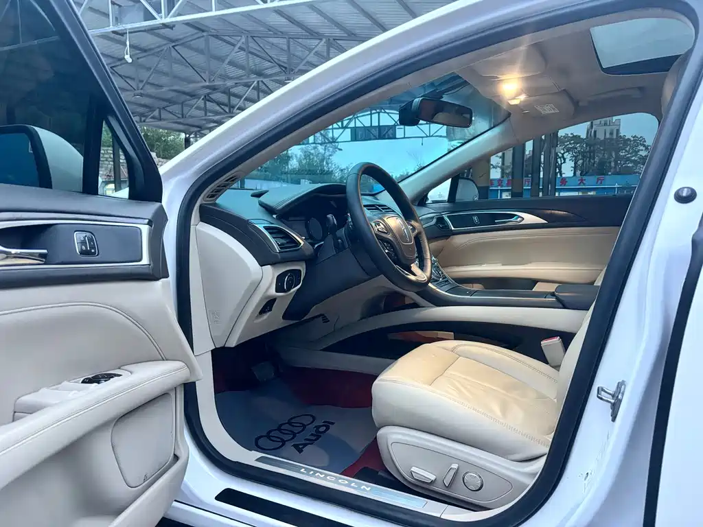 Lincoln MKZ — миниатюра 7