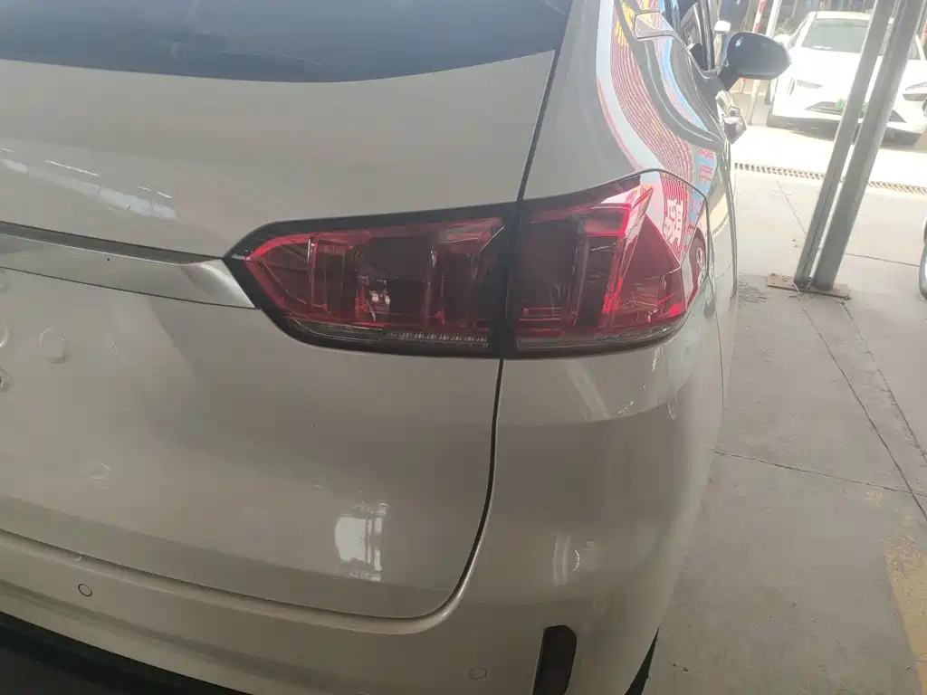 Wey Wey VV5 — миниатюра 8