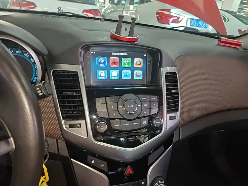 Chevrolet Cruze — миниатюра 13