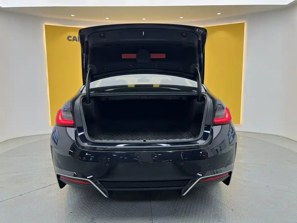 BMW i3 — миниатюра 12