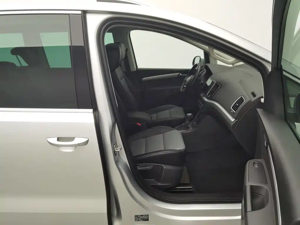 Volkswagen Sharan — миниатюра 23