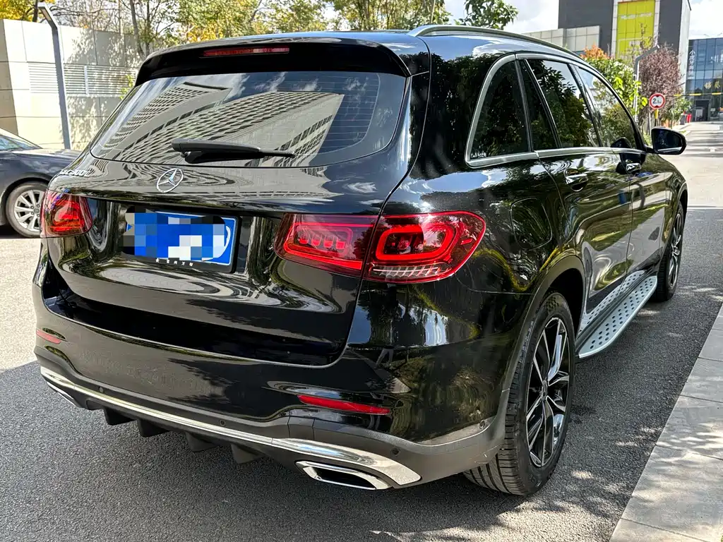 MERCEDES-BENZ GLC
