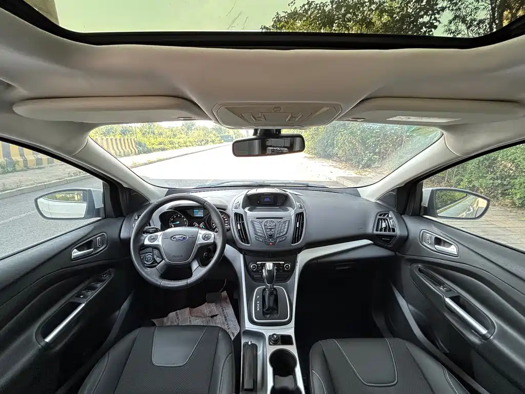 Ford Kuga — миниатюра 7