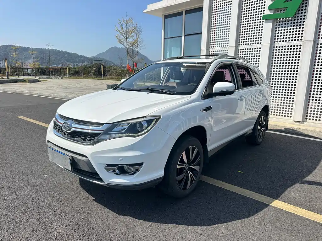 BYD S7