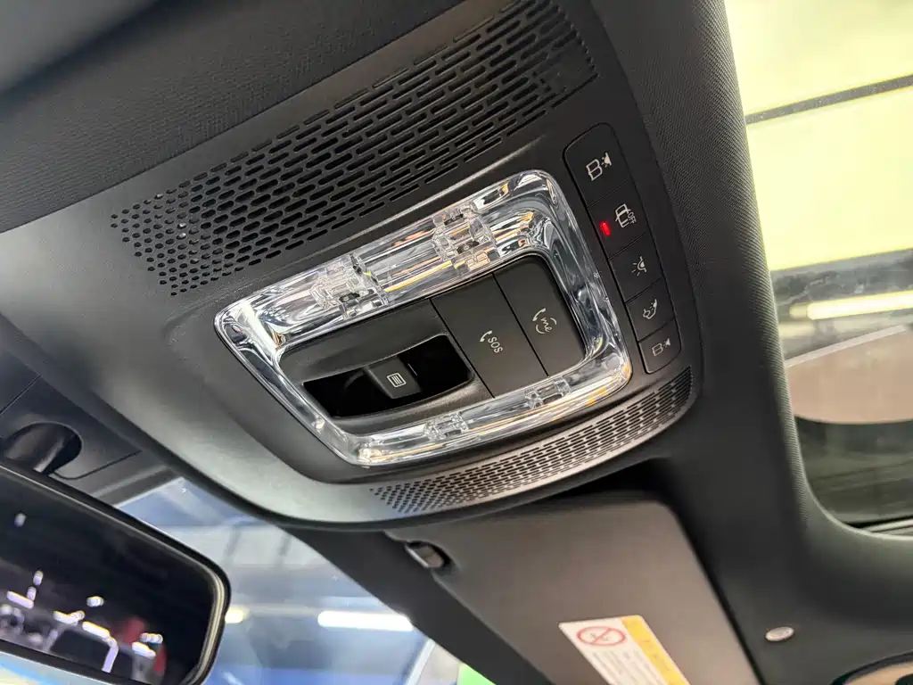 Mercedes-Benz GLB — миниатюра 13