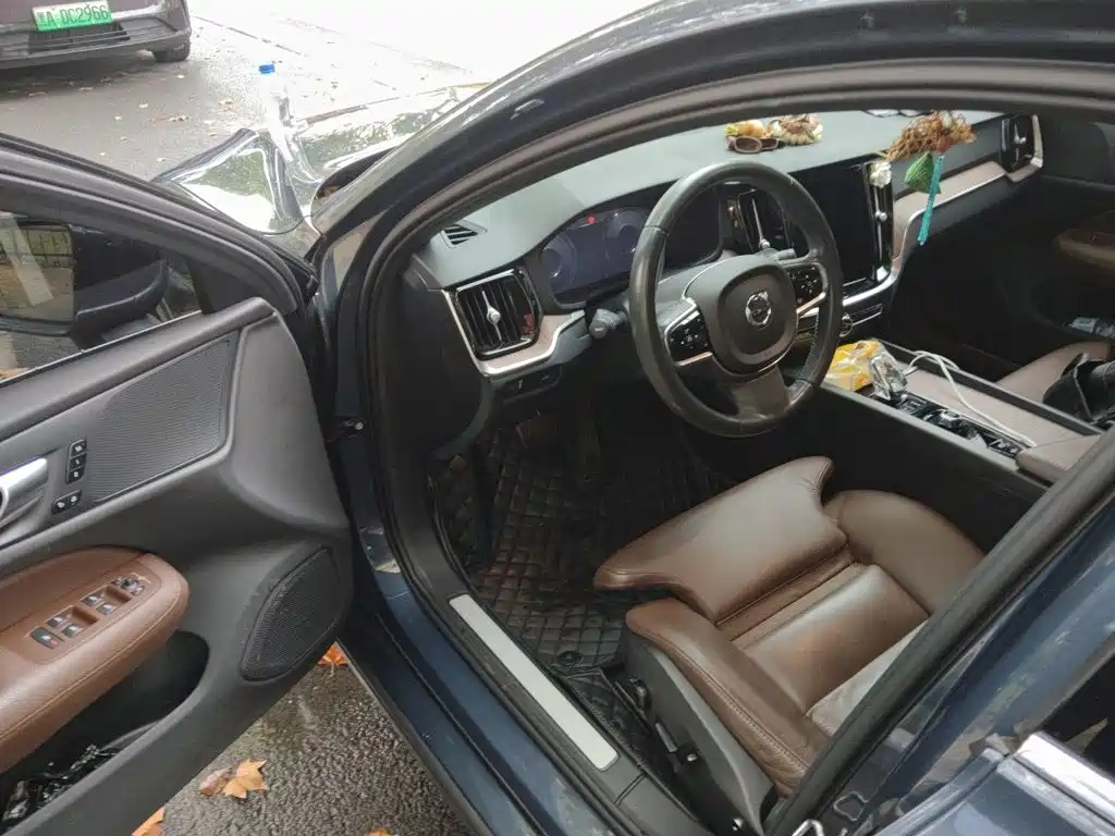 Volvo S60 — миниатюра 13