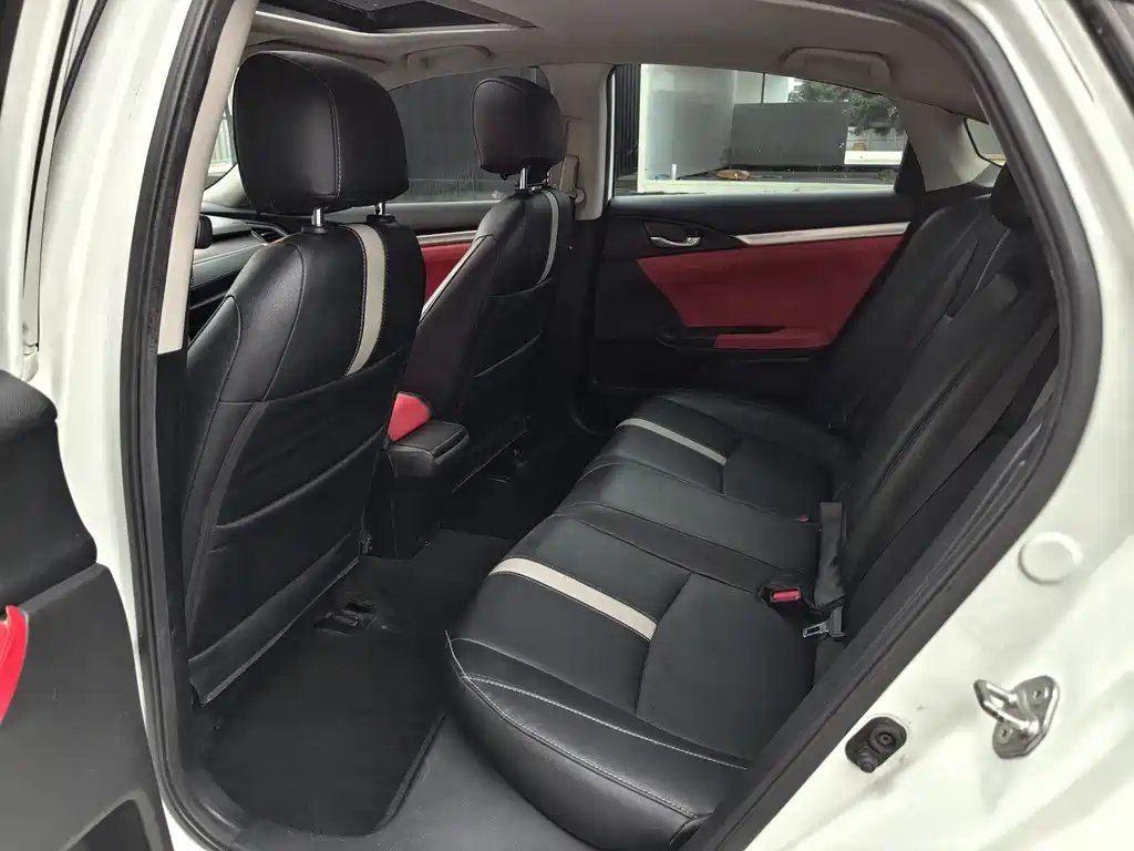 Honda Civic 2016 220TURBO CVT Luxury