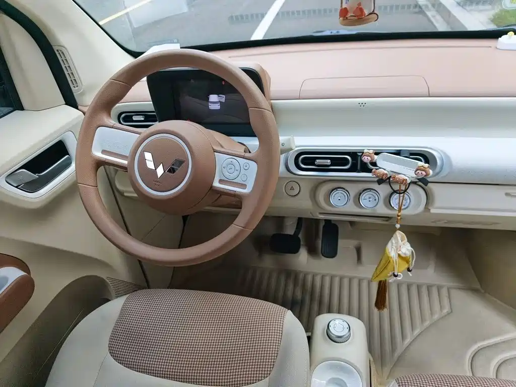 Wuling MINIEV — миниатюра 10