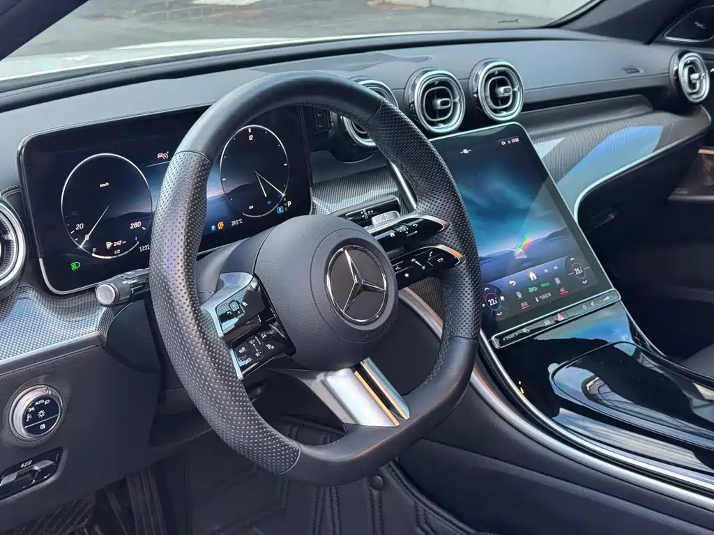 Mercedes-Benz C-Class — миниатюра 6