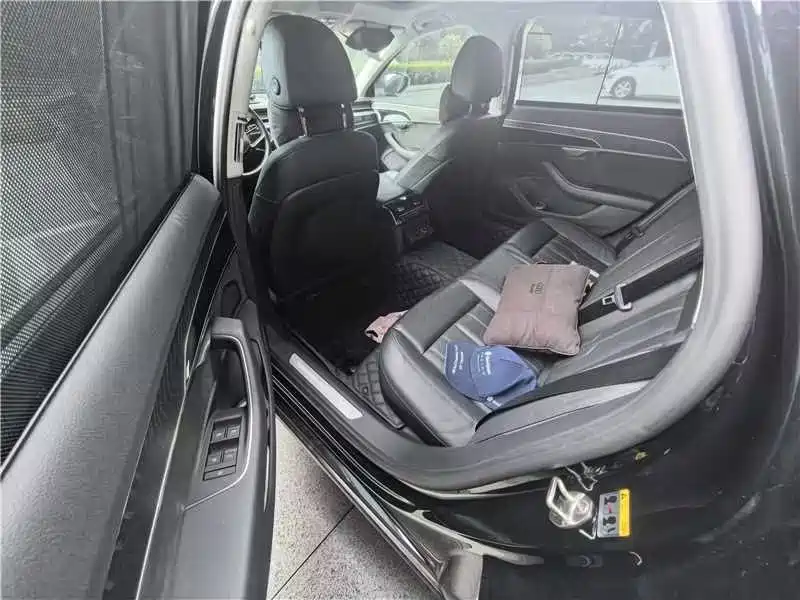 Audi A8 — миниатюра 8