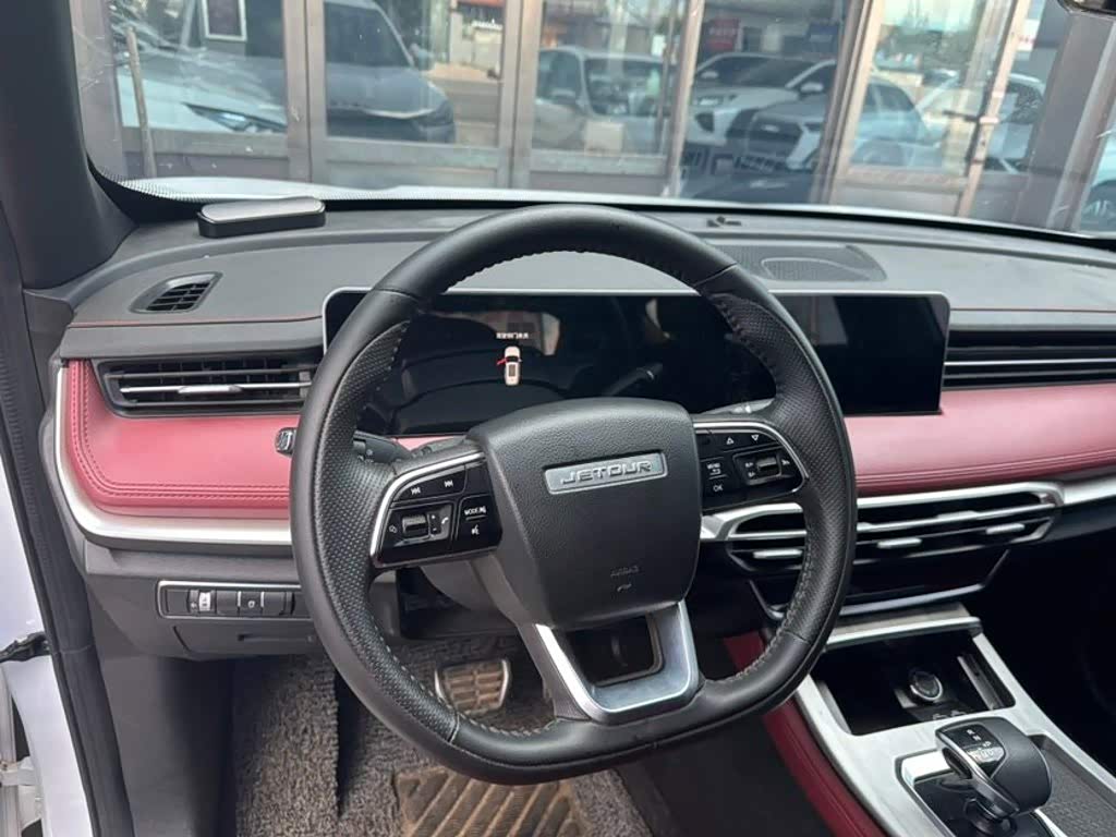 Jetour Jetour X70 PLUS 1.5 л 2023 г. Белый, пробег 38000 км