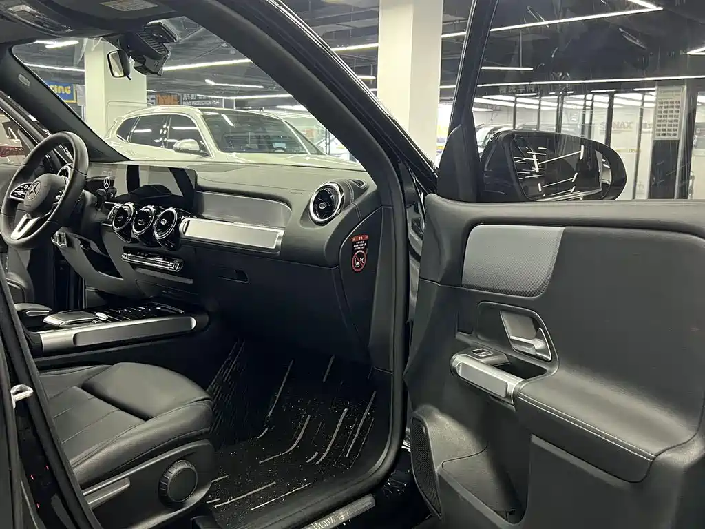 Mercedes-Benz GLB — миниатюра 9