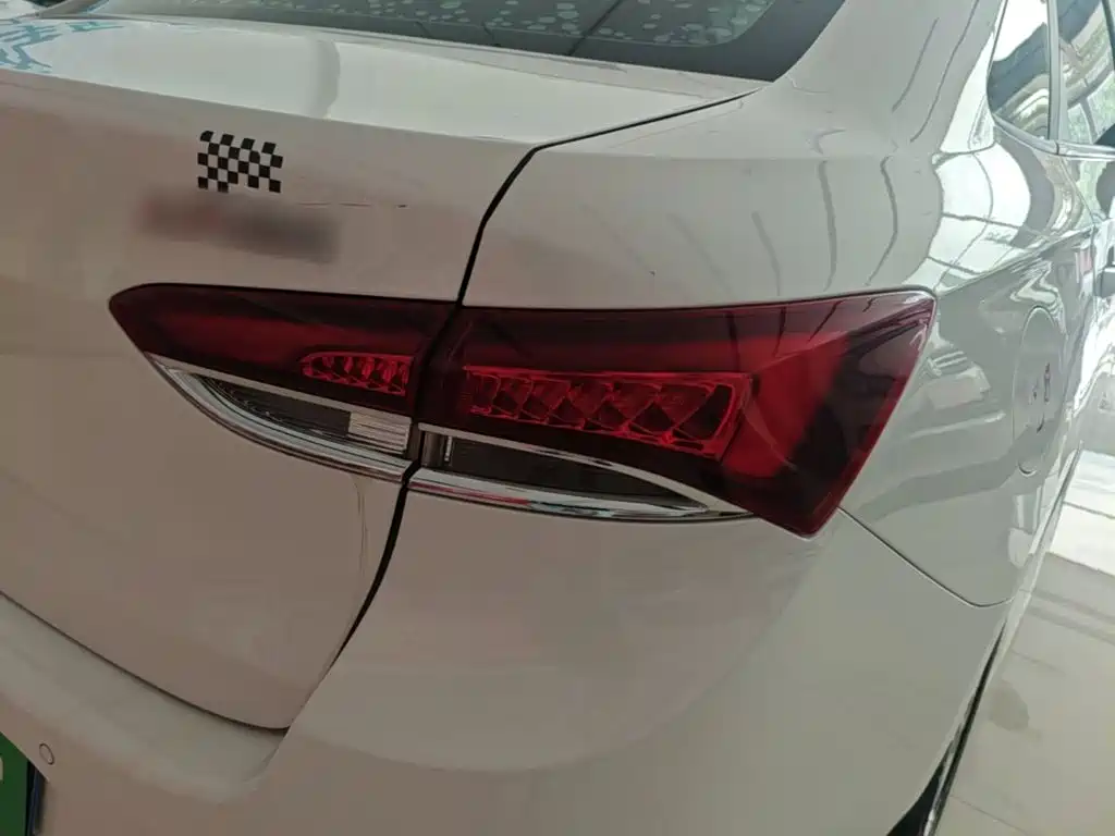 Buick Excelle — миниатюра 8