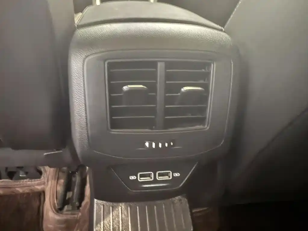 Volkswagen T-Roc — миниатюра 18