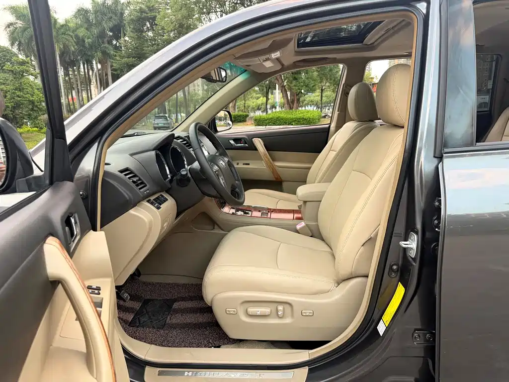 Toyota Highlander (Import) — миниатюра 14