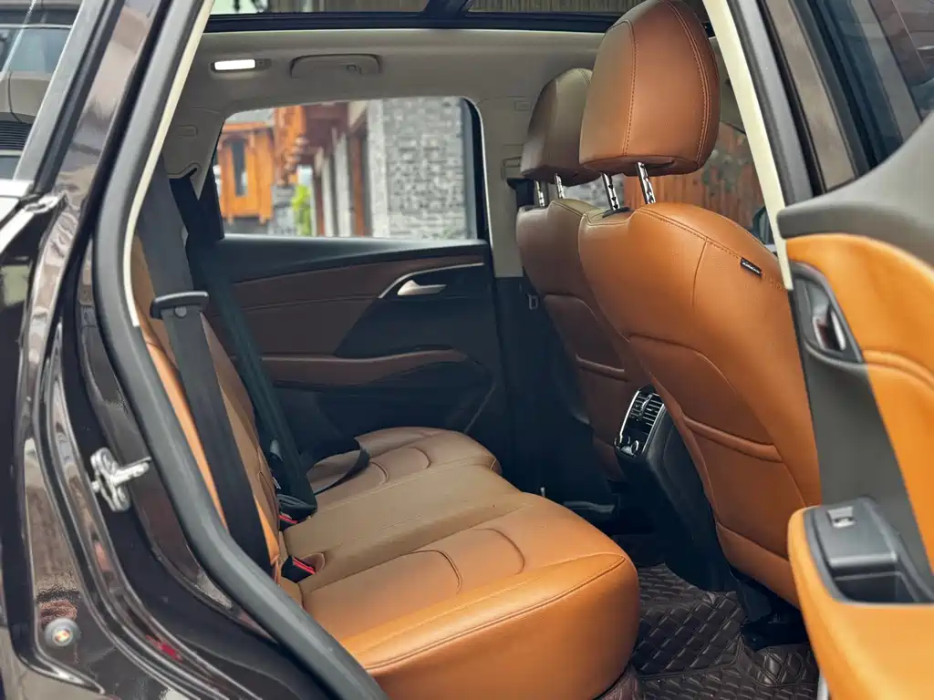 Borgward BX7 — миниатюра 14
