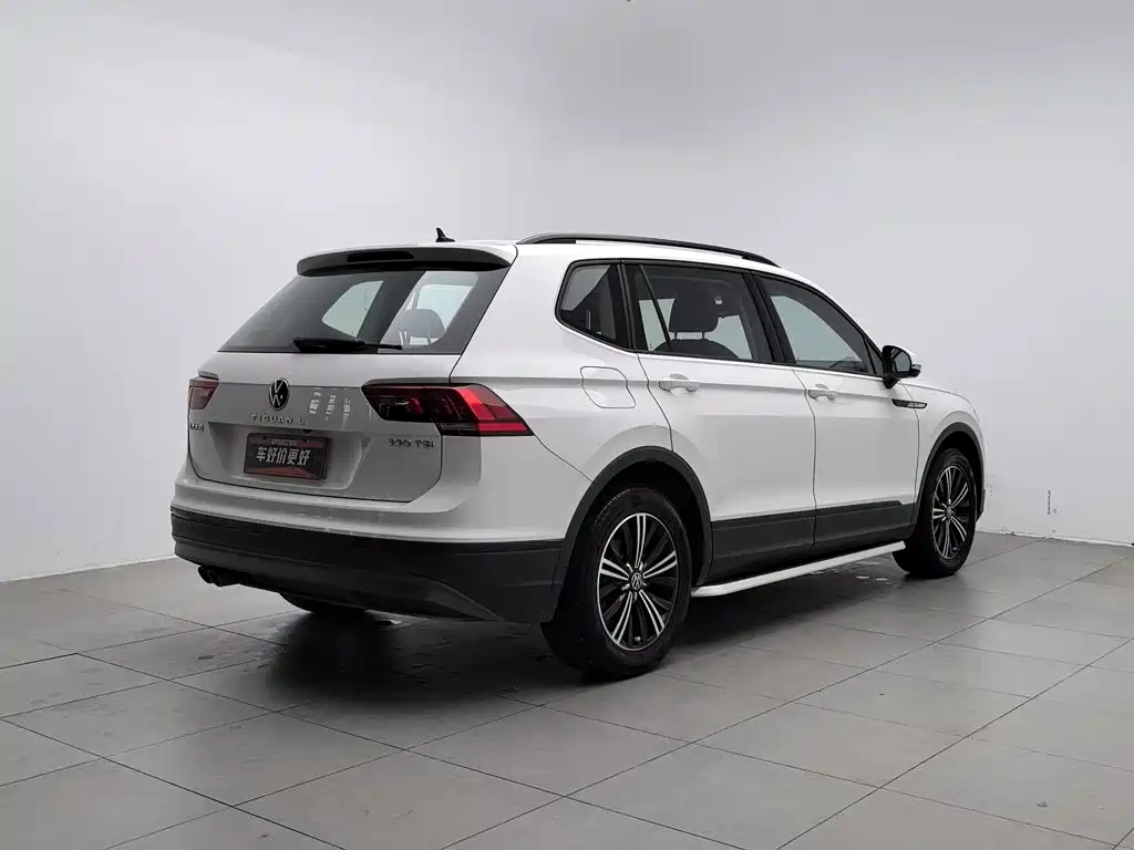 Volkswagen Tiguan L — миниатюра 2